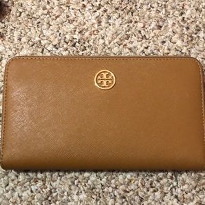 Tory Burch Robinson Wallet